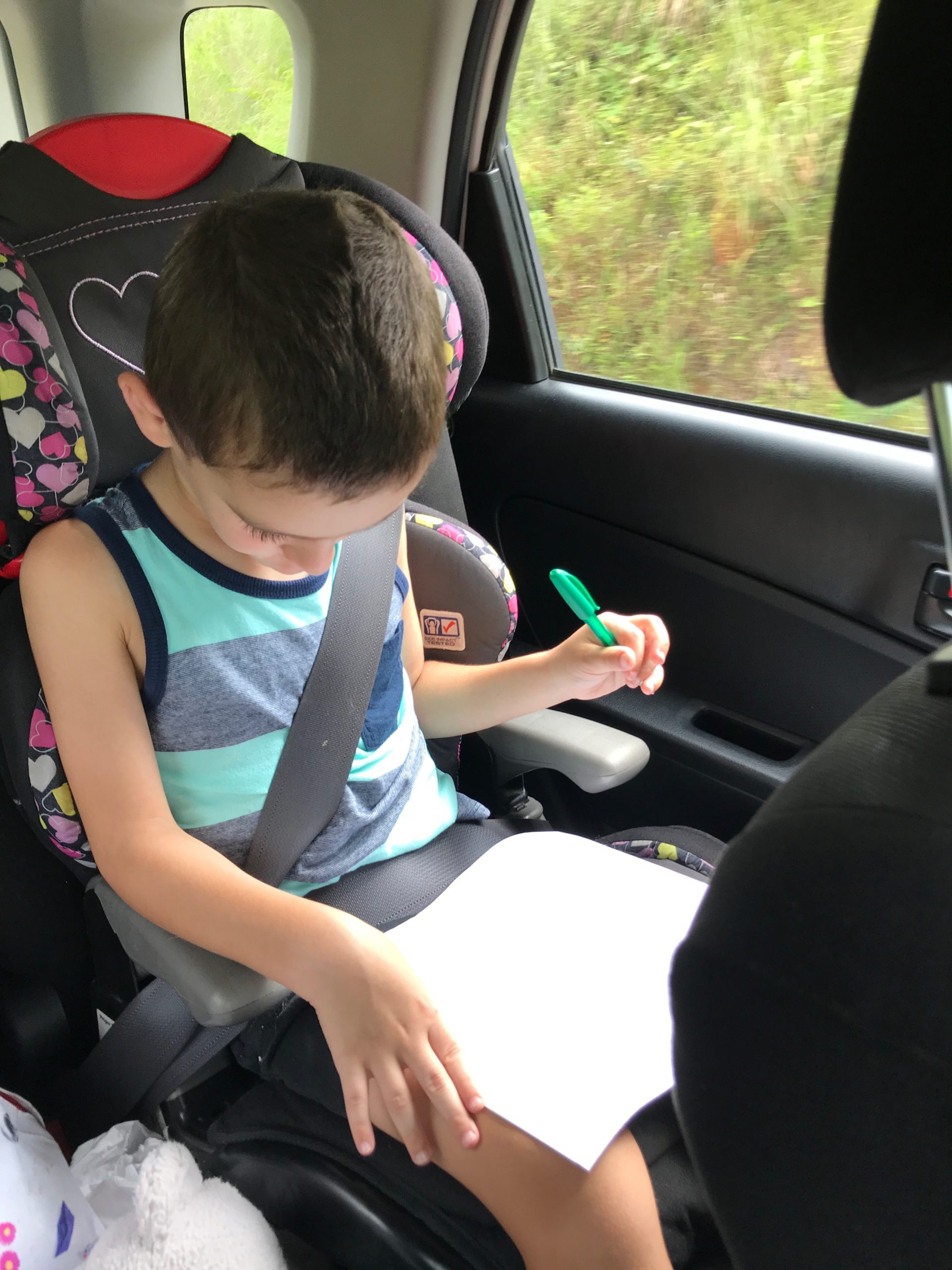 Cómo viajar en carro con niños