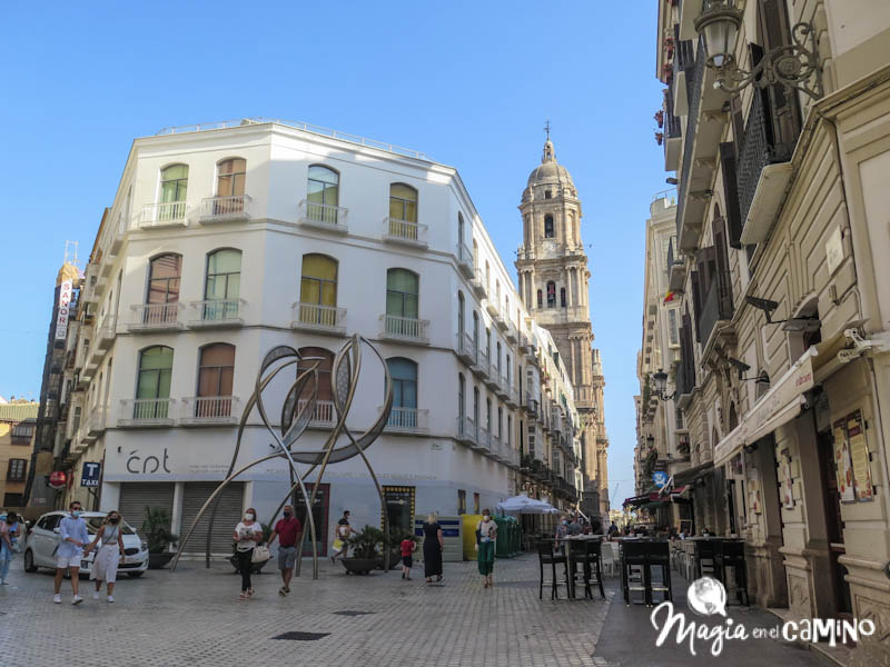 La Catedral de Málaga se observa desde varios sitios del casco histórico.