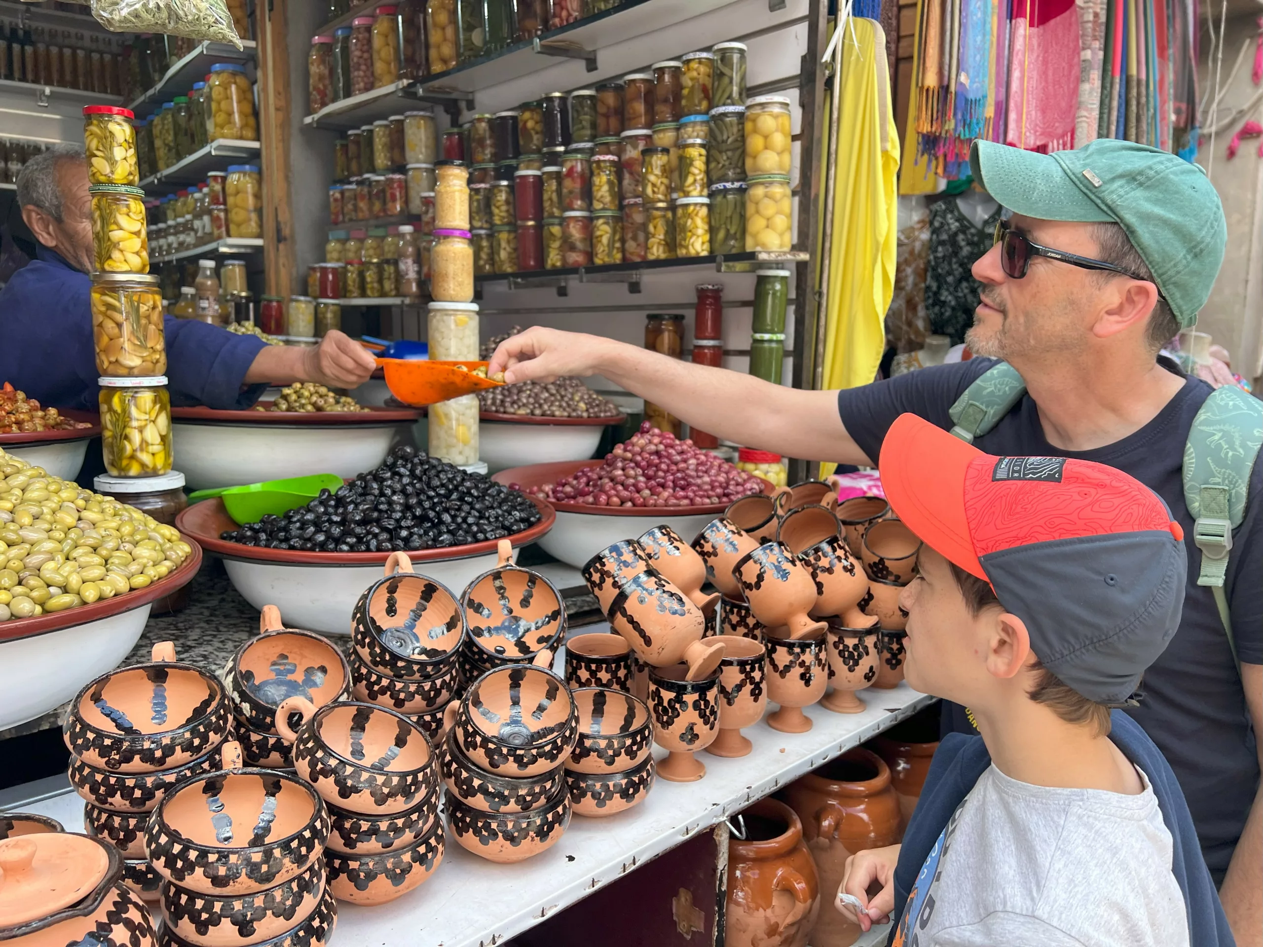 Qué hacer en Marrakech: comer aceitunas